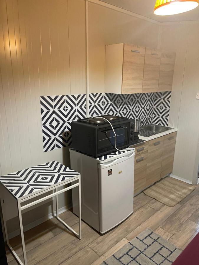 Cozy Studio In Town Center Лімасол Екстер'єр фото