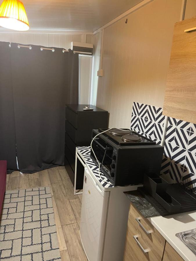 Cozy Studio In Town Center Лімасол Екстер'єр фото